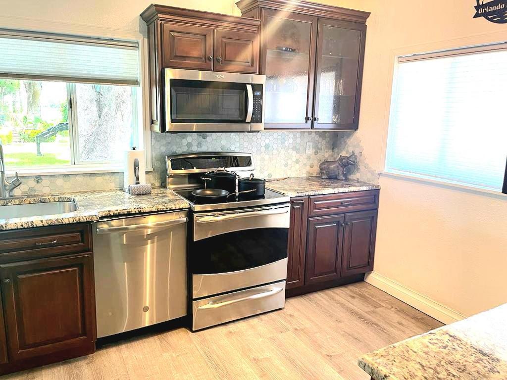 Orlando Lakefront Tiny Homes 6 Plus Month Rentals オーランド 部屋 写真